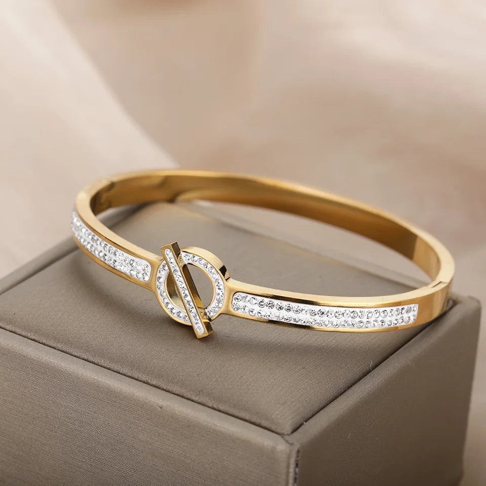 Round Focal Point Gold-Plated Stainless Steel with Cubic Zirconia Bracelet